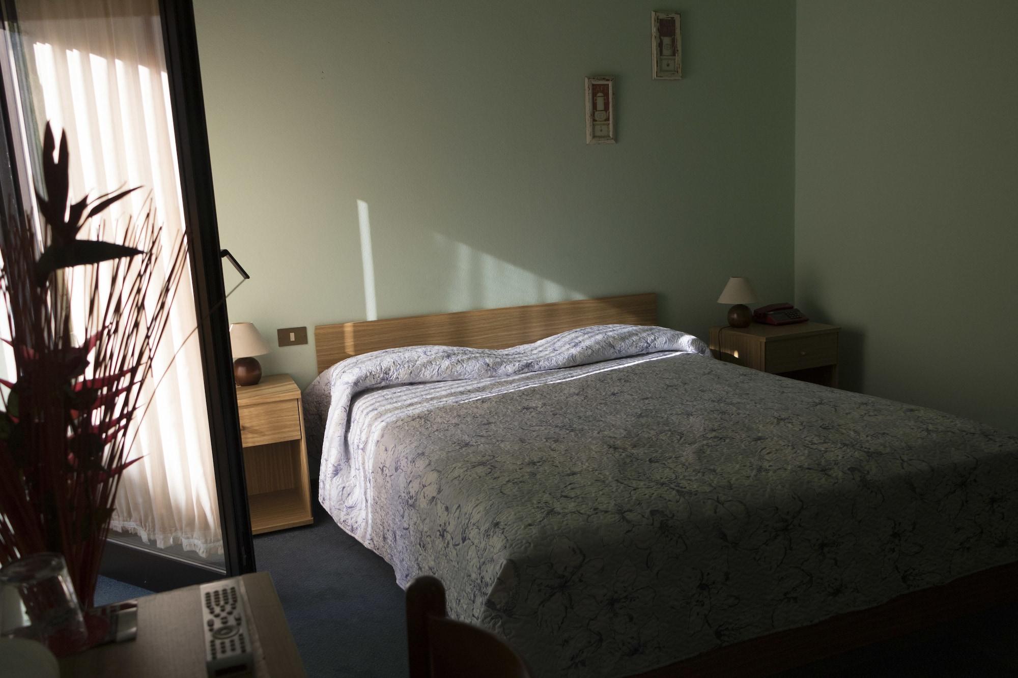 Hotel Primavera Desenzano del Garda Esterno foto