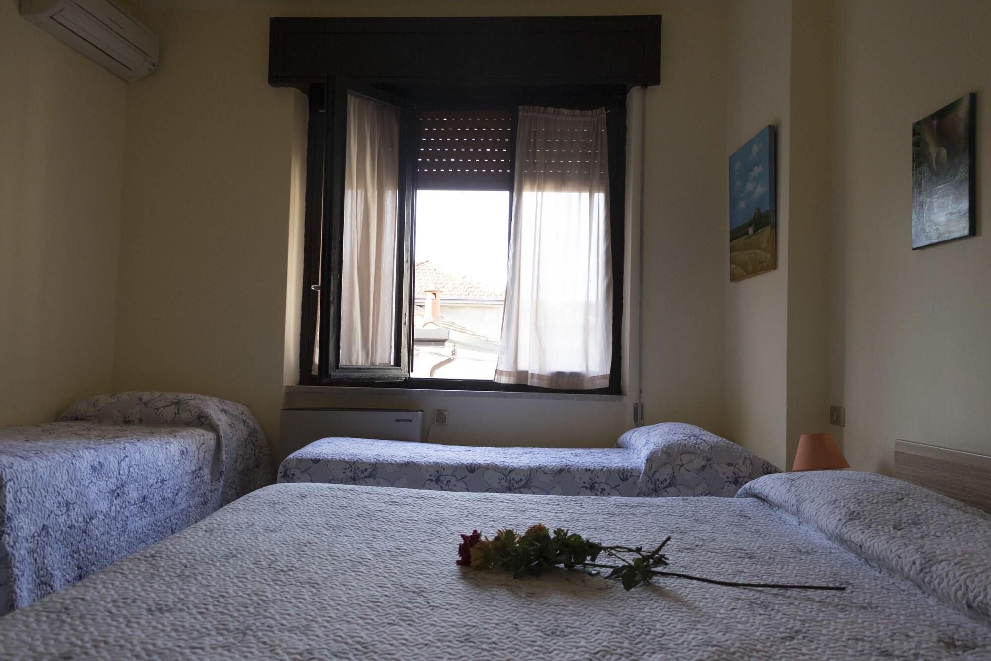Hotel Primavera Desenzano del Garda Esterno foto