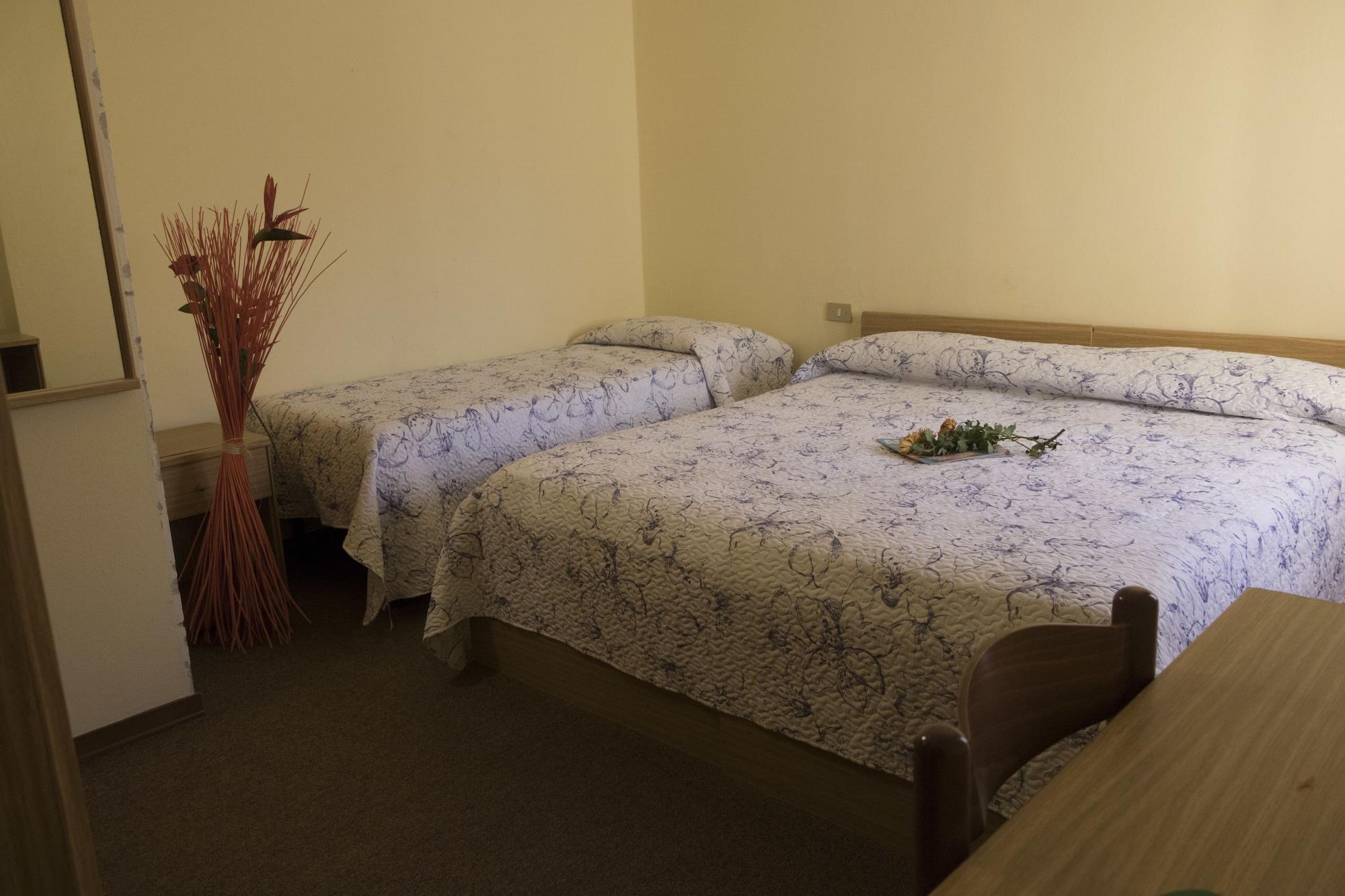 Hotel Primavera Desenzano del Garda Esterno foto