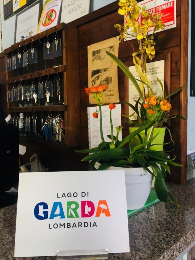 Hotel Primavera Desenzano del Garda Esterno foto