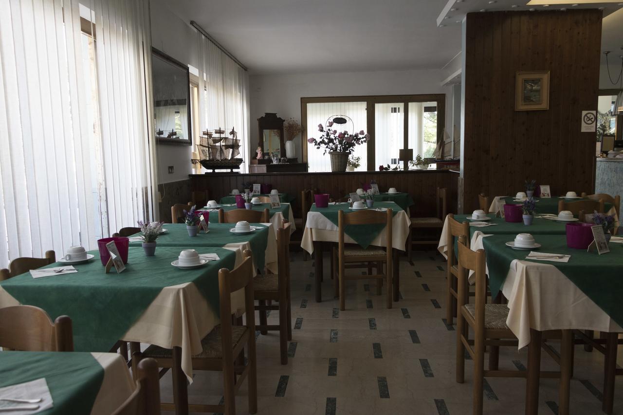 Hotel Primavera Desenzano del Garda Esterno foto