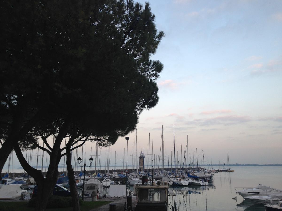 Hotel Primavera Desenzano del Garda Esterno foto