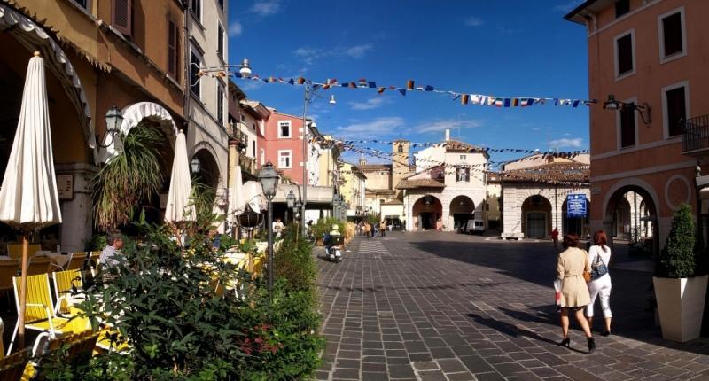 Hotel Primavera Desenzano del Garda Esterno foto